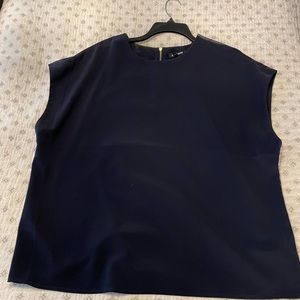 Women’s Express oversized blouse. Black. L